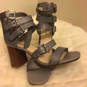Gray Sandal With Blocked Hill
